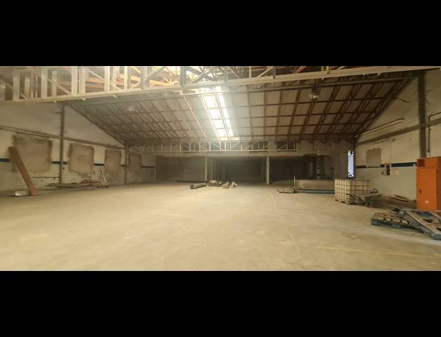 2,283M² WAREHOUSE TO LET IN RUSTENBURG CENTRAL